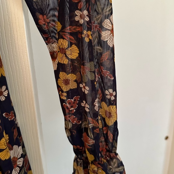 Floral Long Sleeve Dress size medium - Picture 6 of 9